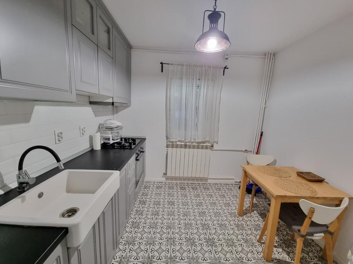 Apartments In The Aviatiei Area On Bukarest Kültér fotó